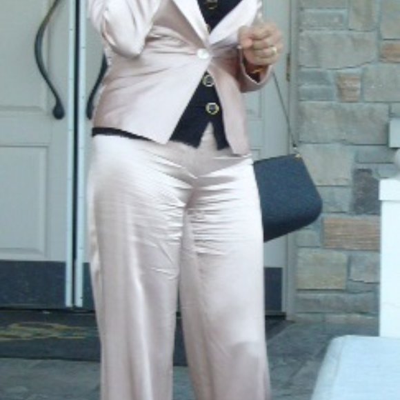 Renato Nucci Silk Suit Size 36 - Picture 3 of 7